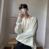 Tryess- V-Neck Sweater