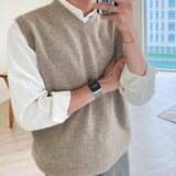 Tryess- V-Neck Sleeveless Sweater